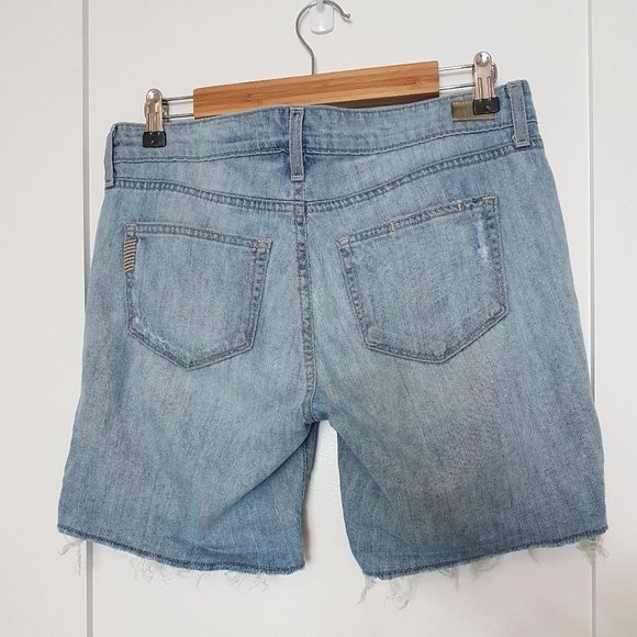 PAIGE | Grant Shorts in Naomi Destructed Wash - Picture 5 of 12